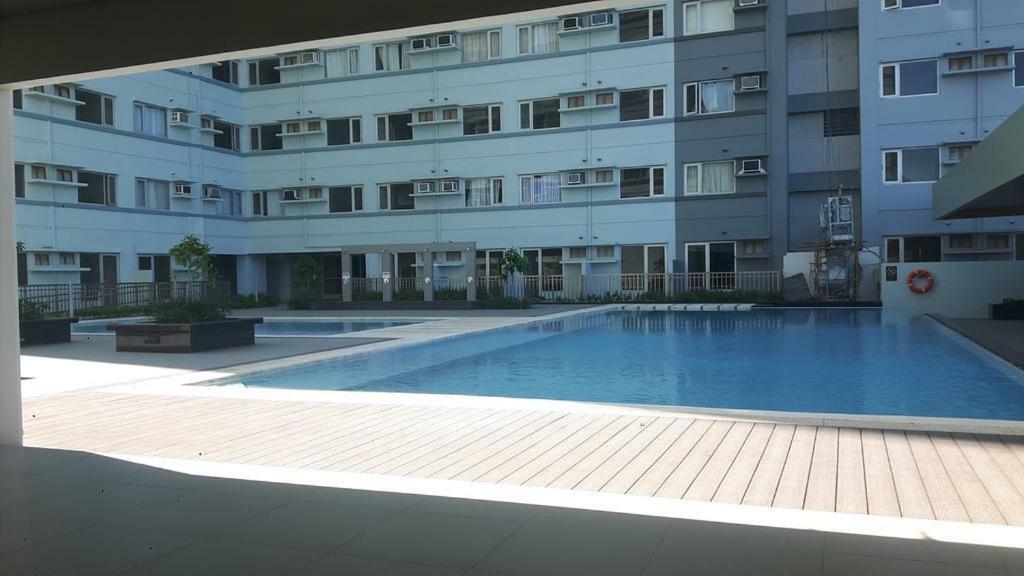 Nice Corner Ayala 1 Bedroom Condo At Heart Of Davao City With Hi Speed Wi Fi Internet Exterior photo